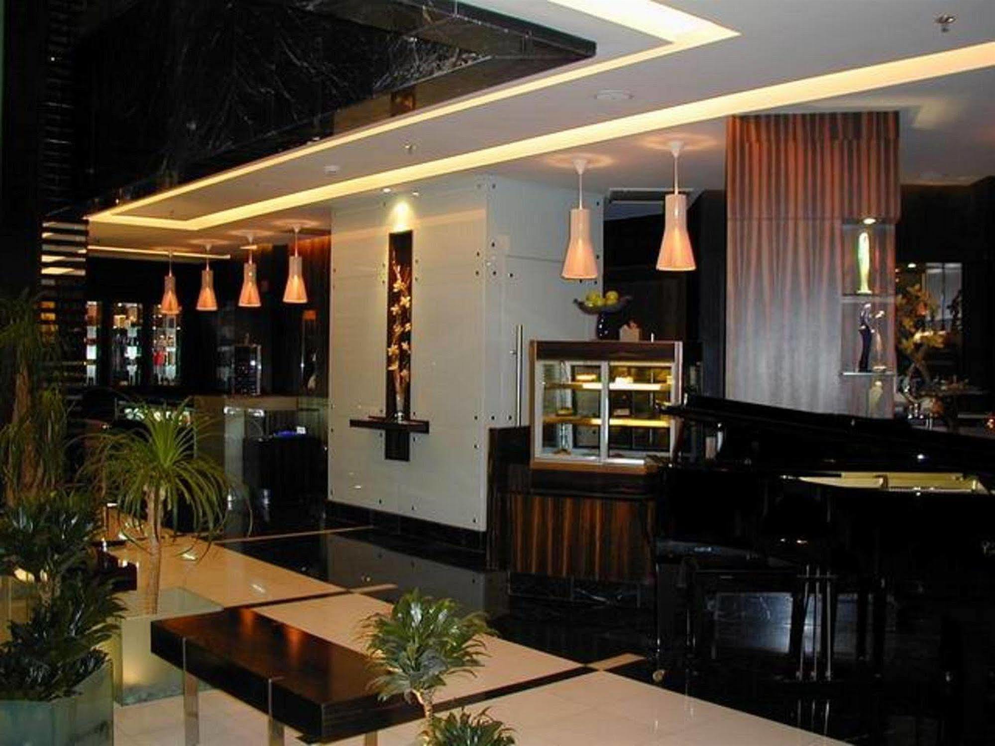Le Royal Tower Hotel Kuwait City Ngoại thất bức ảnh